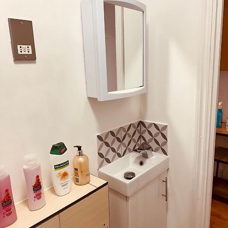 Stunning One Bedroom Studio Flat London Eksteriør bilde